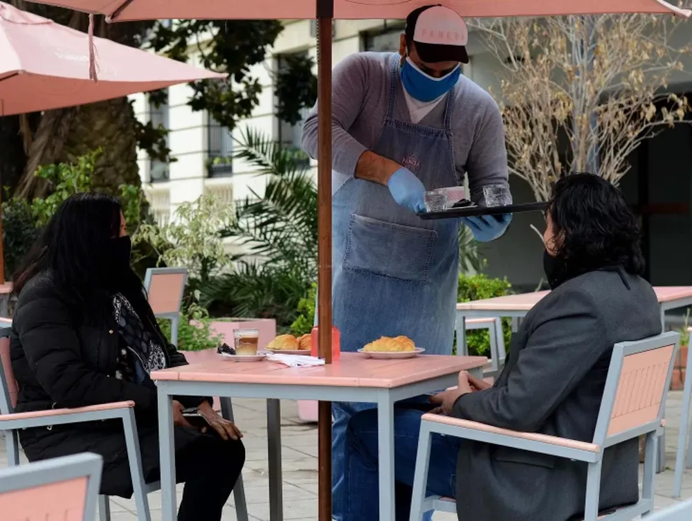 Confirmaron 10.504 contagios y 259 nuevas muertes en las últimas 24 horas en el país