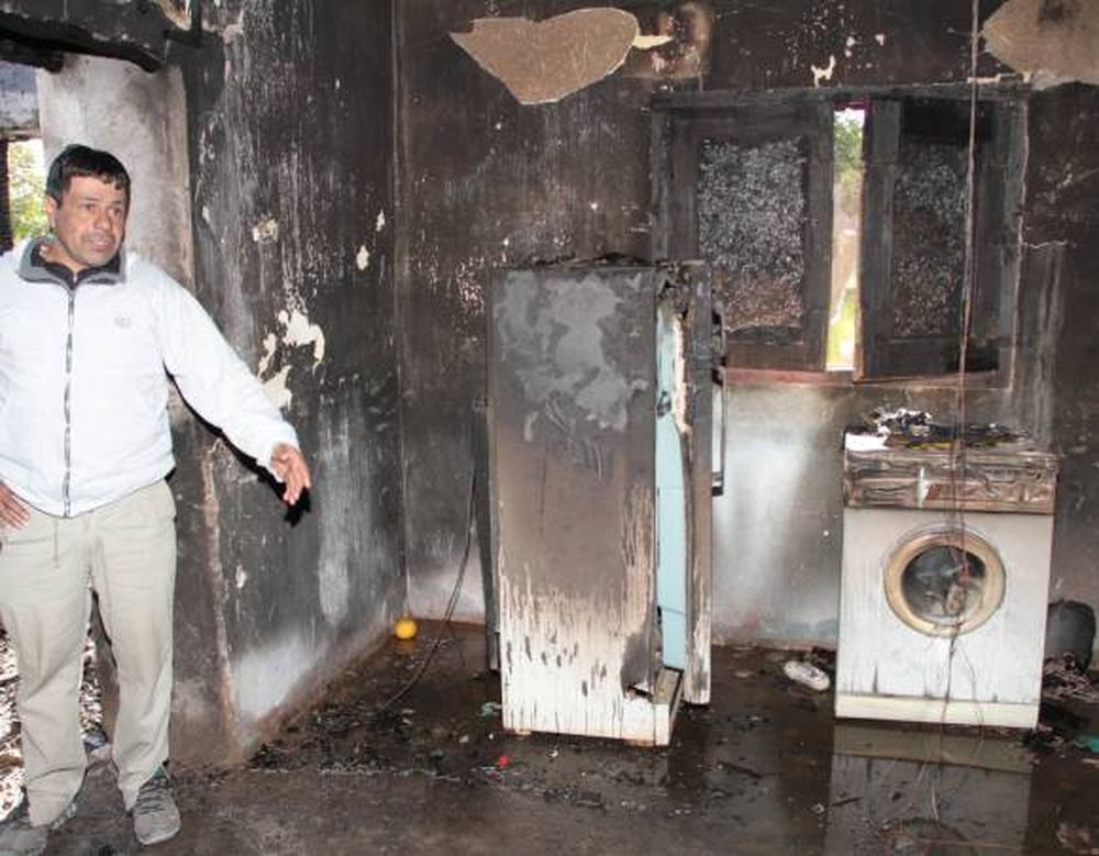 El incendio que obliga  a una familia a mudarse