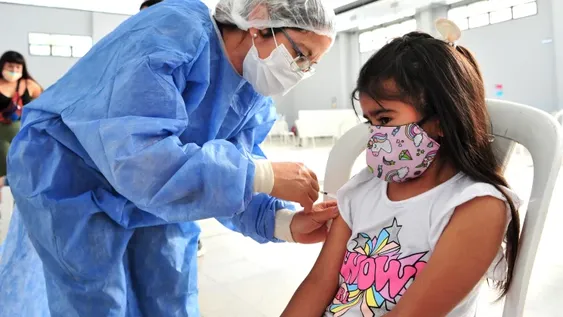 La Sociedad de Pediatría pidió vacunar a los niños para “salir de la pandemia”