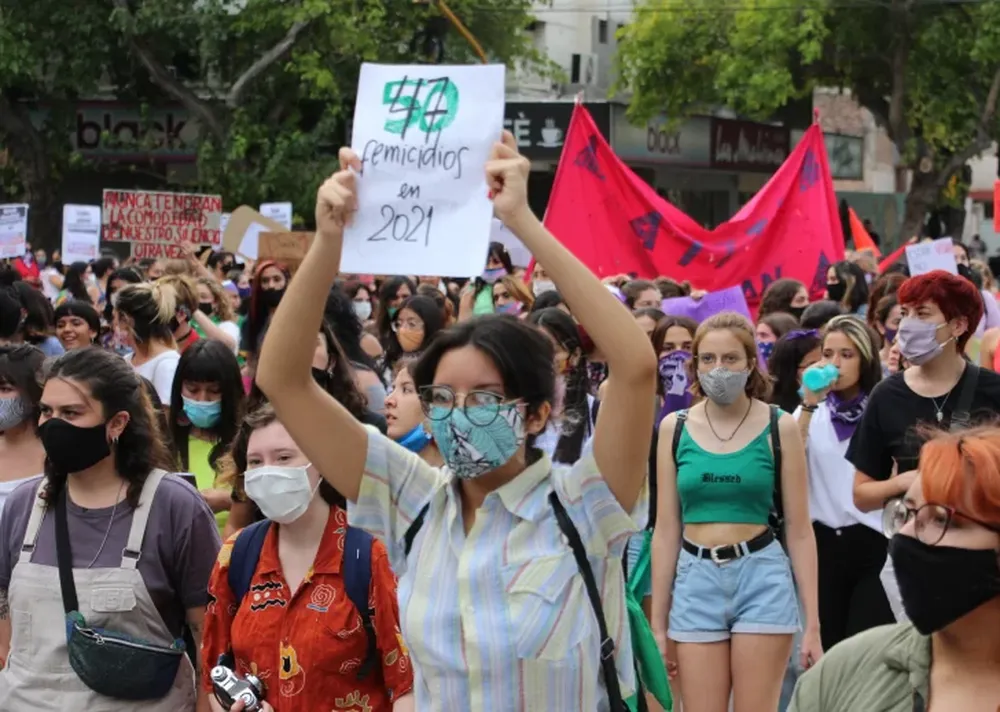 Multitudinarias marchas coparon las calles del país ayer en la tarde