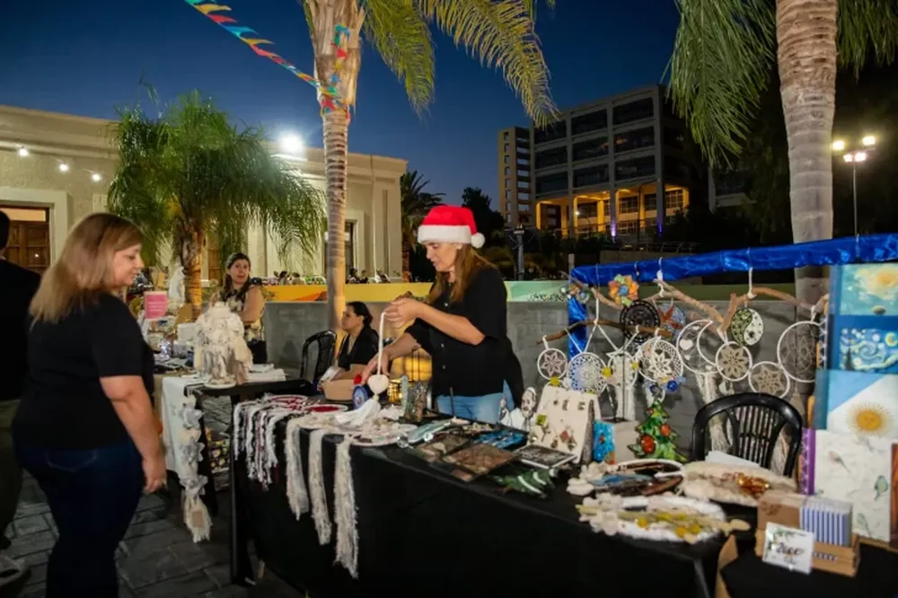 Emprendedores y vecinos disfrutaron de la Feria Navideña en la Estación San Martin