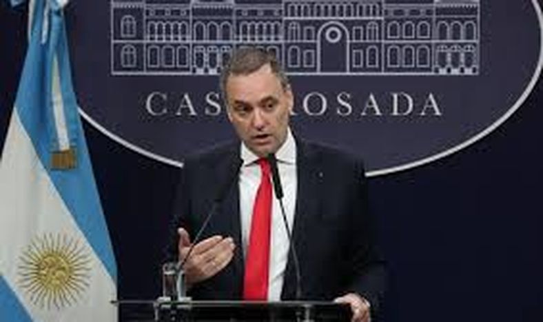 Adorni reafirmó que dejará su cargo como vocero presidencial en diciembre