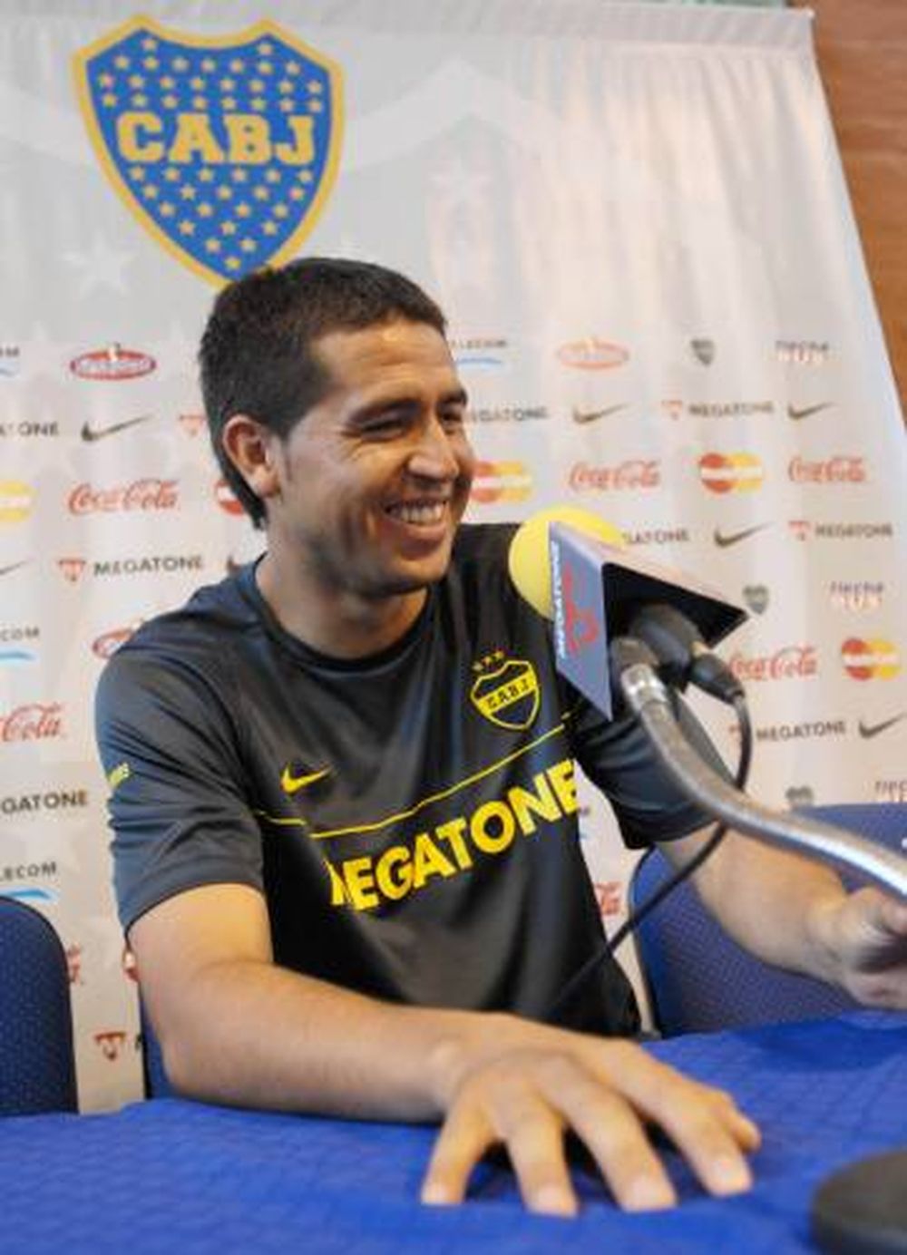 Riquelme se negó a hablar de la Selección