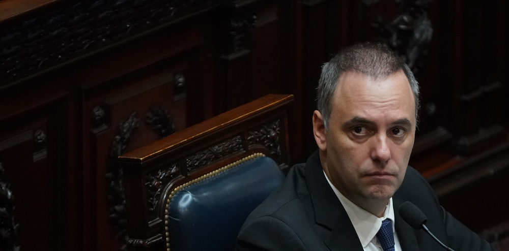 Eljefe de gabinete Manuel Adorni, frente a los diputados durante el informe degestión que hizo la semana pasada.&nbsp;