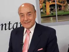 El abogado Oscar Leopoldo Adárvez portaba un arma de fuego sin la debida autorización y, peor aún, a la vista de todos los transeúntes. El abogado Oscar Leopoldo Adárvez portaba un arma de fuego sin la debida autorización y, peor aún, a la vista de todos los transeúntes.