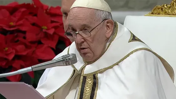 Francisco dedicó la Misa de Gallo a los niños que sufren “las guerras, la pobreza y la injusticia”