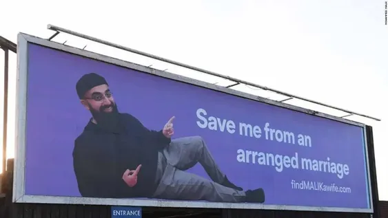 Es soltero y se anuncia en carteles publicitarios para encontrar esposa