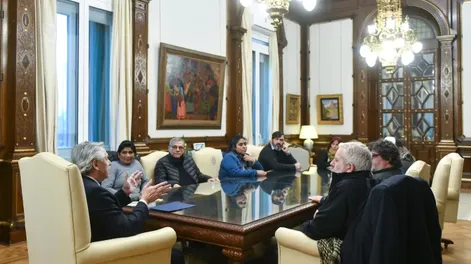 El Presidente se reunió con organizaciones sociales y se solidarizó por allanamientos