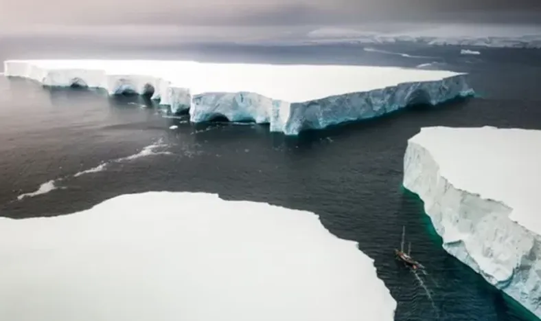 La Antártida perdió un bloque de hielo del tamaño de la Argentina