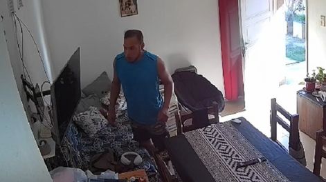 Video indignante: intentó robar un televisor de una vivienda en Rawson, pero los vecinos evitaron el delito