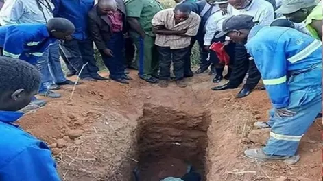Un pastor intentó imitar la resurrección de Jesús y algo falló
