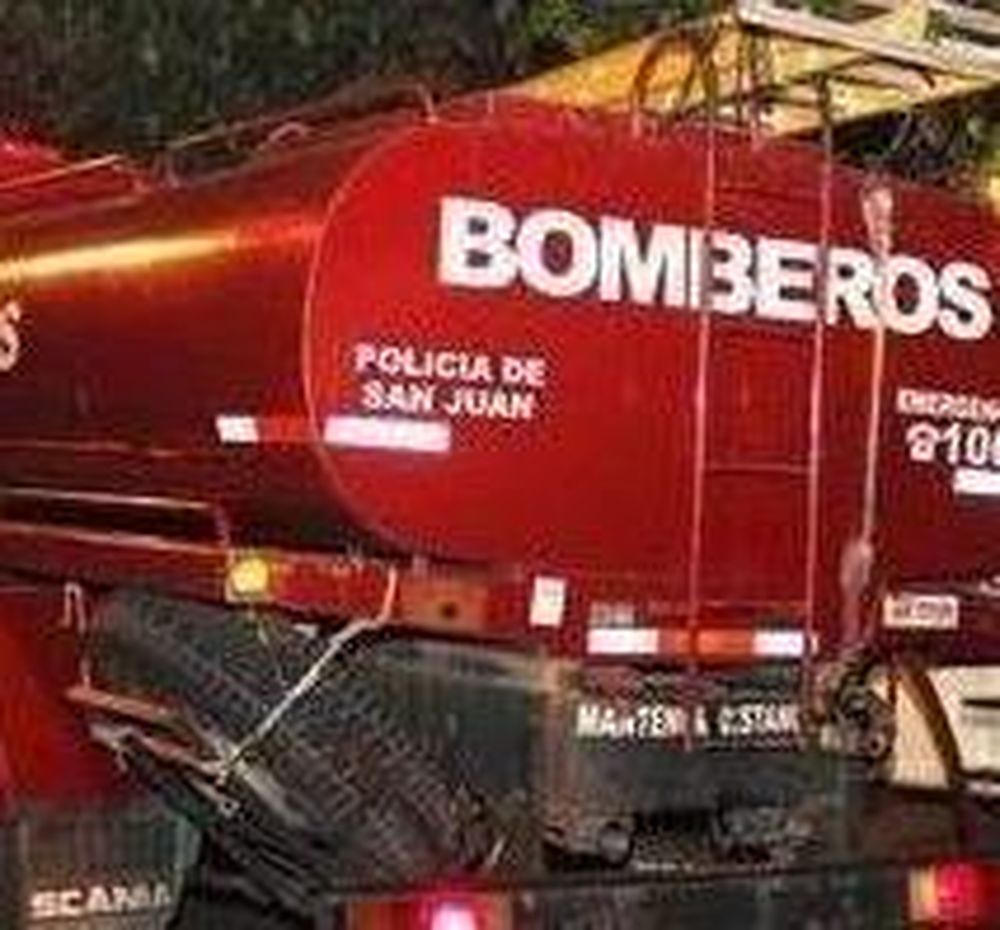 Un pequeño enchufó algo que generó el incendio de su casa en plena madrugada