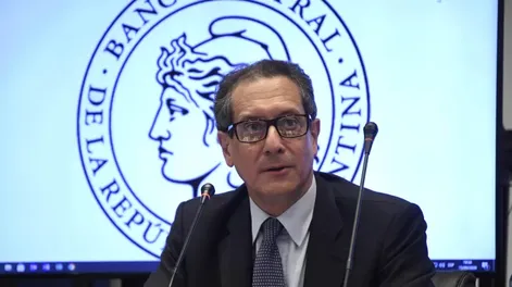 El Gobierno endurece el cepo y el blue se dispara a $232