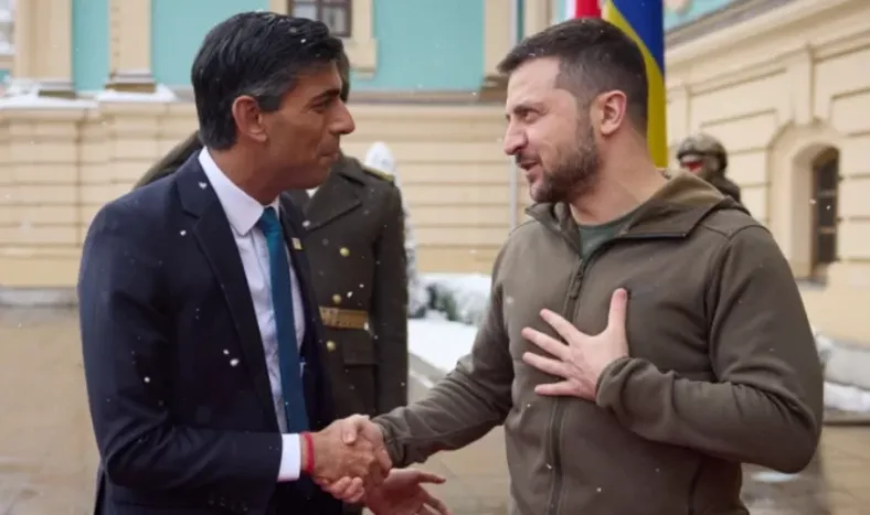 El nuevo Primer Ministro británico visitó Kiev y reafirmó el apoyo a Ucrania