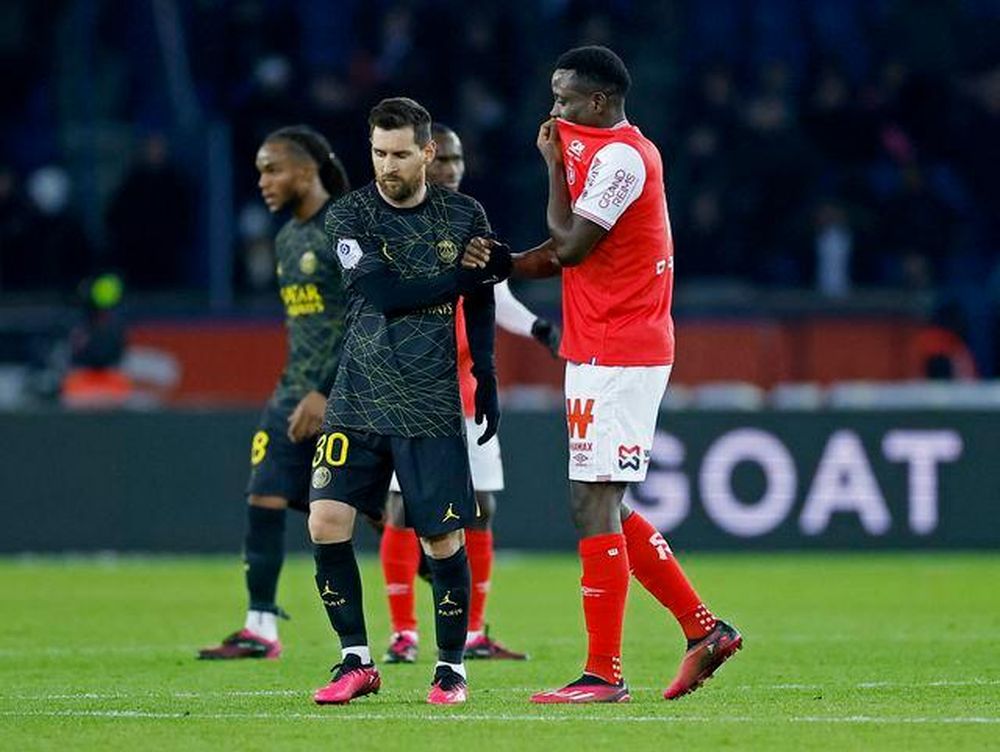 A PSG, con Messi, le empató Reims en la última jugada, aunque sigue líder