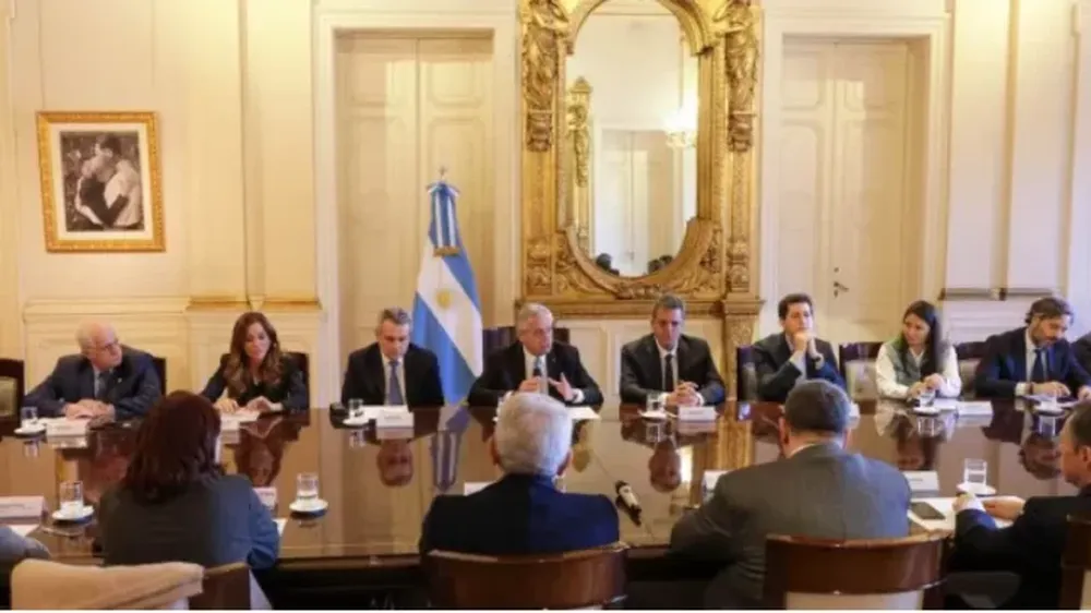 El Gabinete en pleno respaldó la fórmula Massa-Rossi