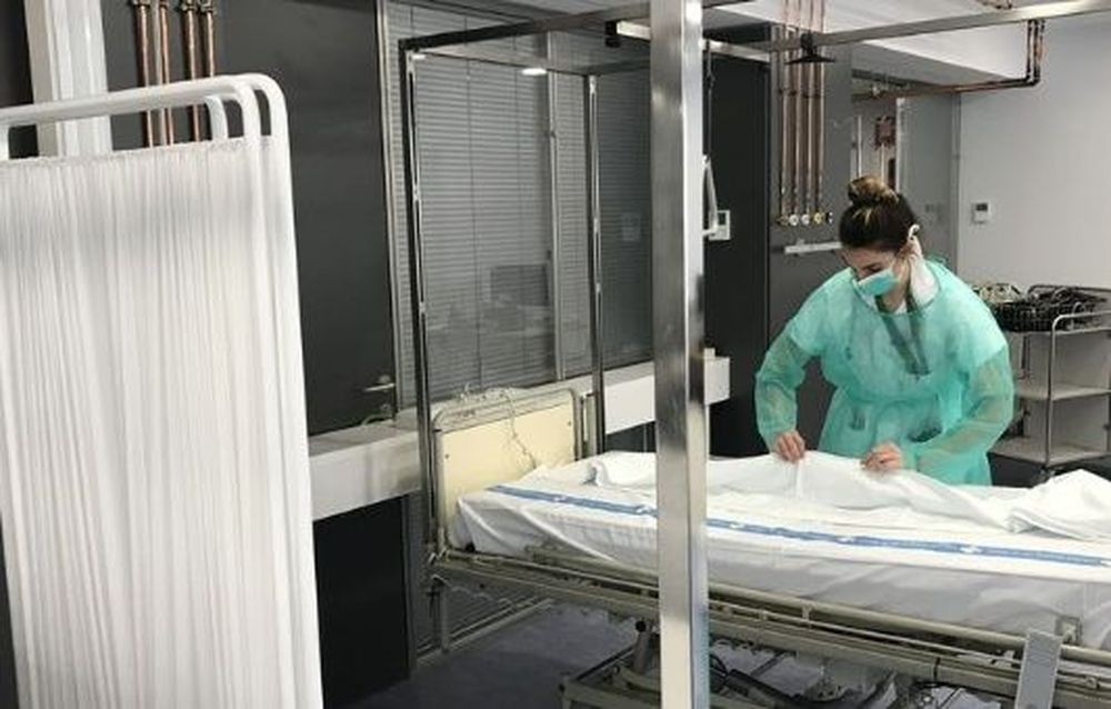 España, por primera vez debajo de la barrera de los 400 muertos por día desde el 22 de marzo