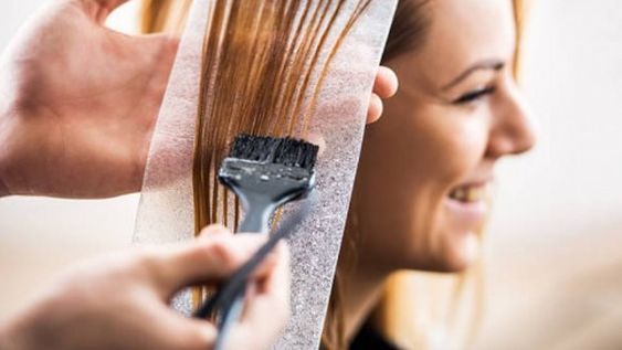 La fórmula secreta que combina dos alimentos para restaurar el cabello reseco