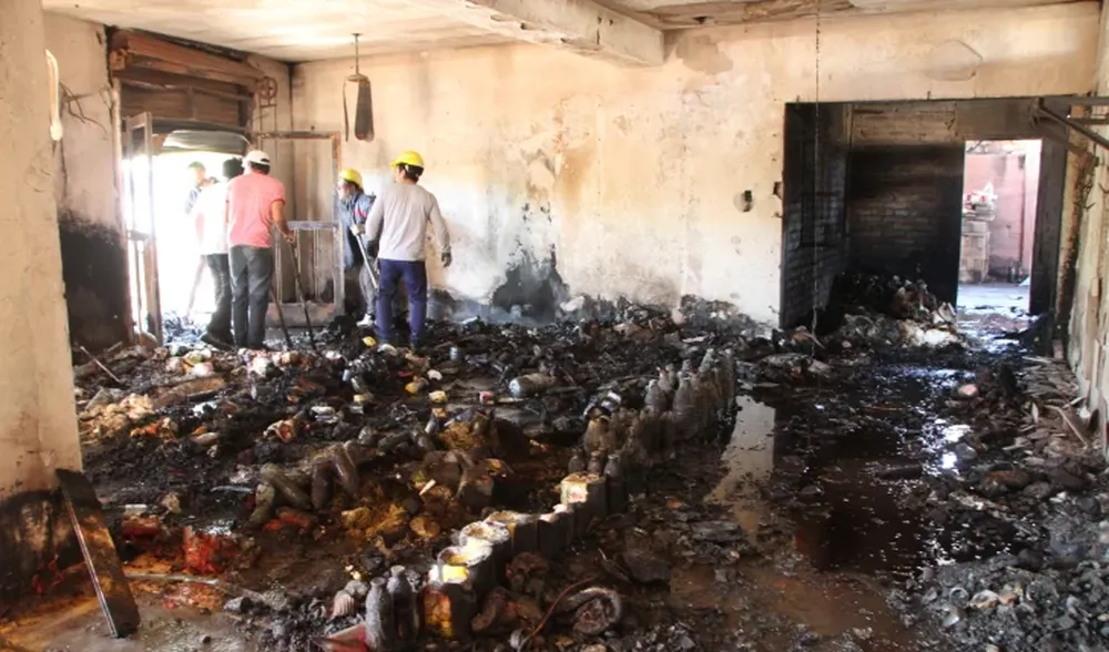 Un incendio destruyó todo en uno de los mayores supermercados de 9 de Julio