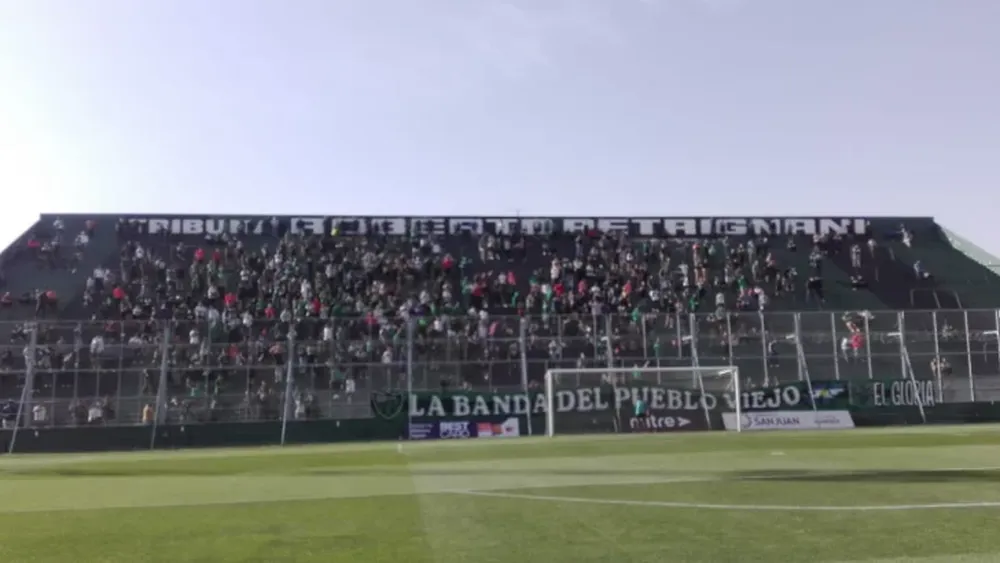 [Fotos y Vídeo] Tres minutos de un canto que generó una avalancha de emociones