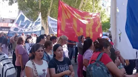 Comunistas y feministas sanjuaninas se movilizan en contra de la caída de Maduro