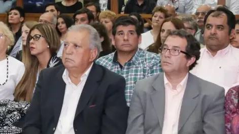 Otras épocas. En primera fila, Duarte y Verni.-