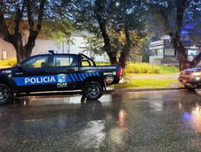 cuatro ladrones vestidos de policias mataron a un hombre cuatro ladrones vestidos de policias mataron a un hombre