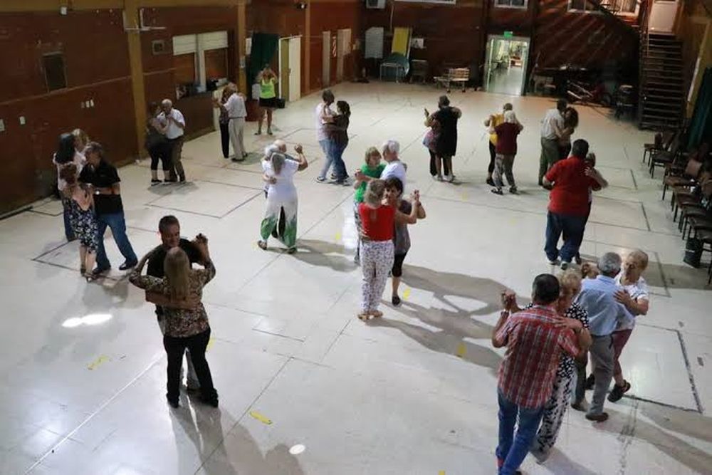 El municipio de San Martín lanzó un nuevo taller de bailoterapia para personas mayores.