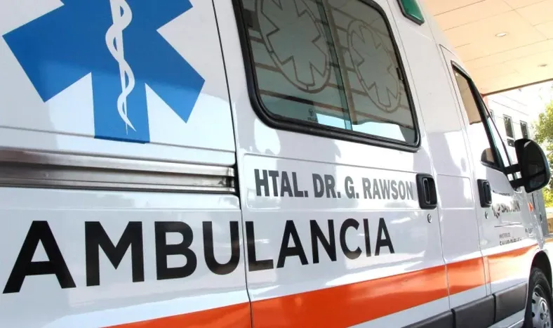 Una camioneta chocó contra un poste y sus ocupantes debieron ser hospitalizados
