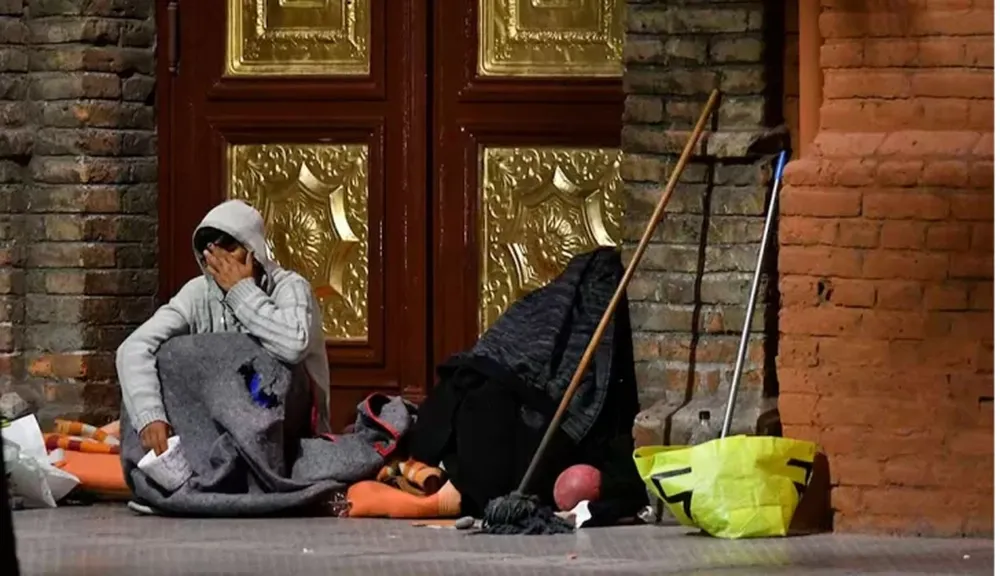 LOS QUE MENOS TIENEN. Según el informe Di Tella, la tasa de indigencia cayó 7,1 puntos porcentuales, pasando de 15,8 a 8,7 por ciento