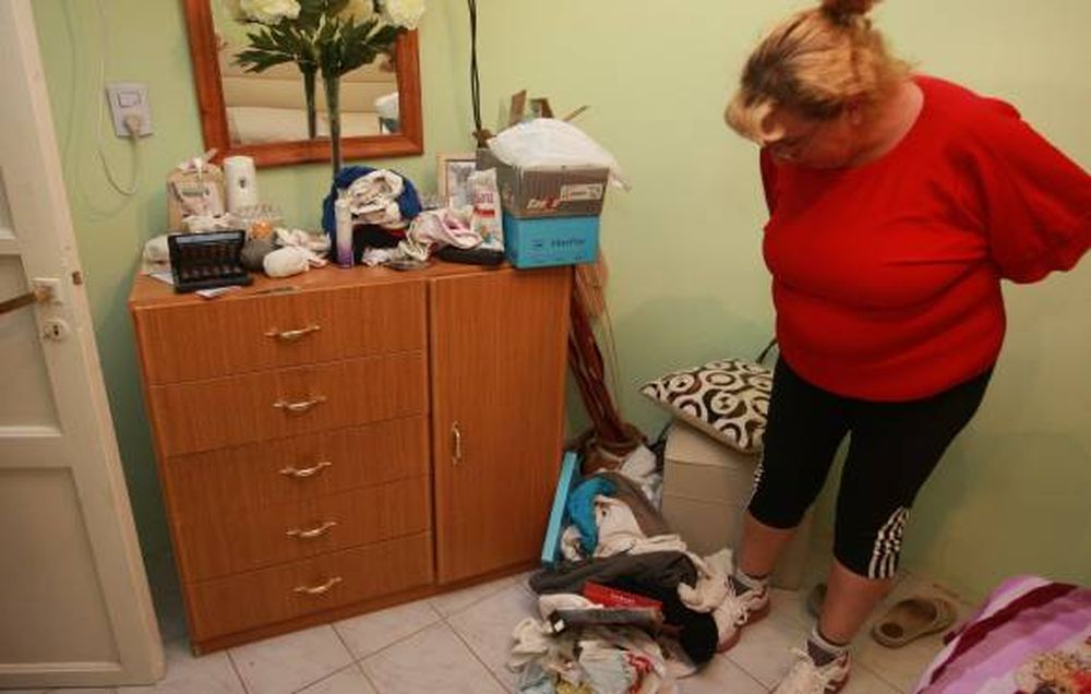 Le meten un revólver en la  boca para robarle $37.000