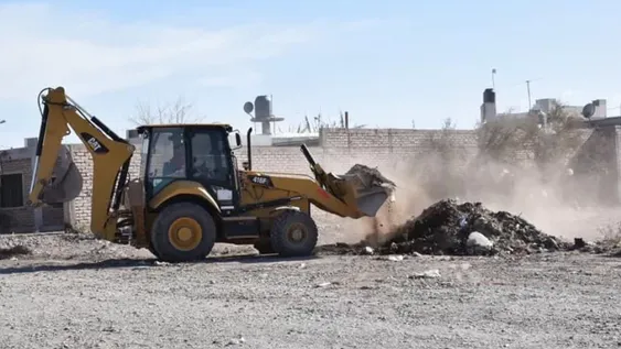 Salen a limpiar terrenos baldíos en toda la comuna