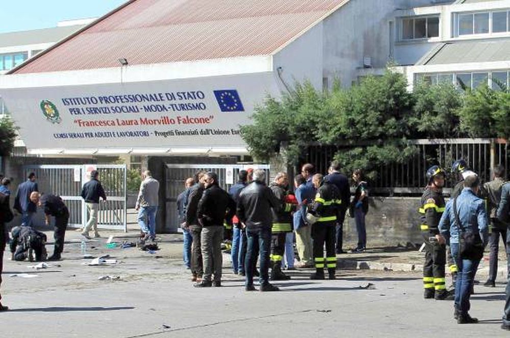 Matan a una estudiante en un atentado