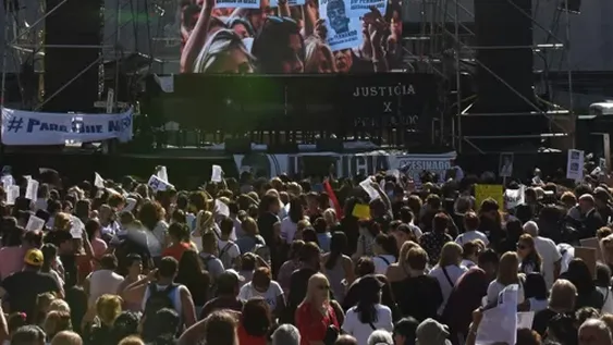 Multitudinaria y emotiva marcha a un mes del asesinato de Fernando Báez