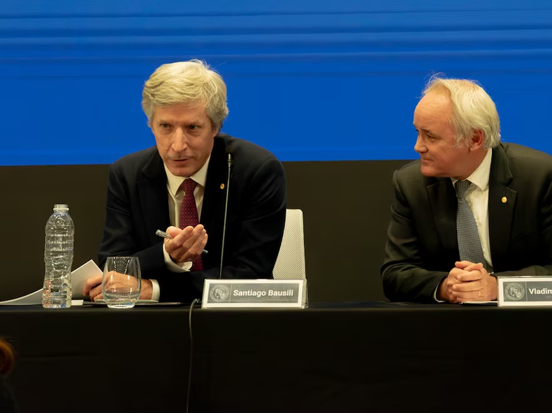 Empresas deberán esperar: el BCRA no considera urgente levantar el cepo Empresas deberán esperar: el BCRA no considera urgente levantar el cepo