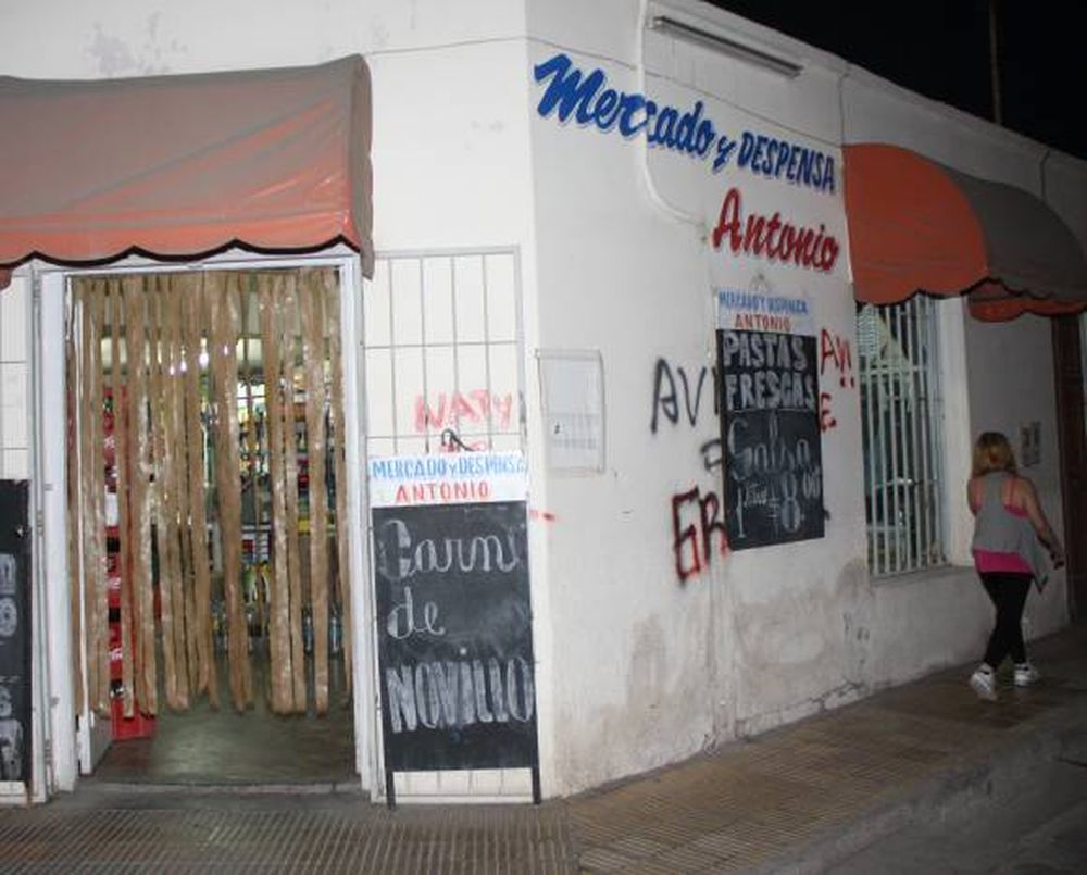 Una mujer, cómplice en un violento robo en un negocio