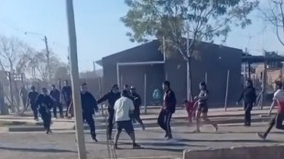 Batalla campal en Caucete.