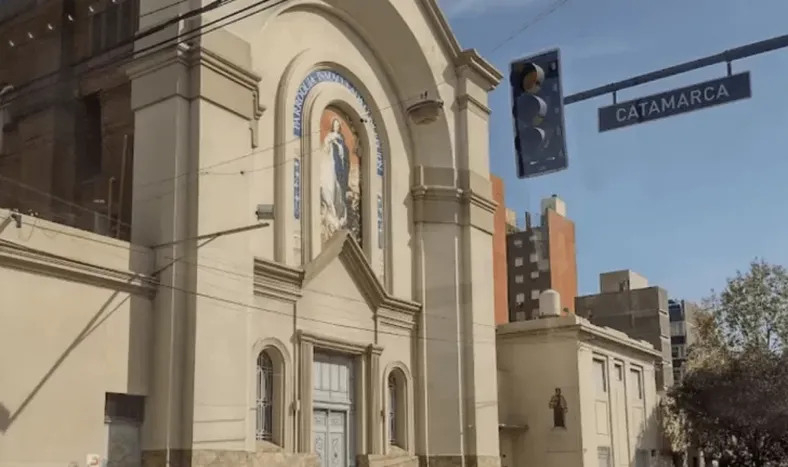 Insólito: se desmayó mientras se secaba el pelo y le amputaron la mano por un terrible accidente