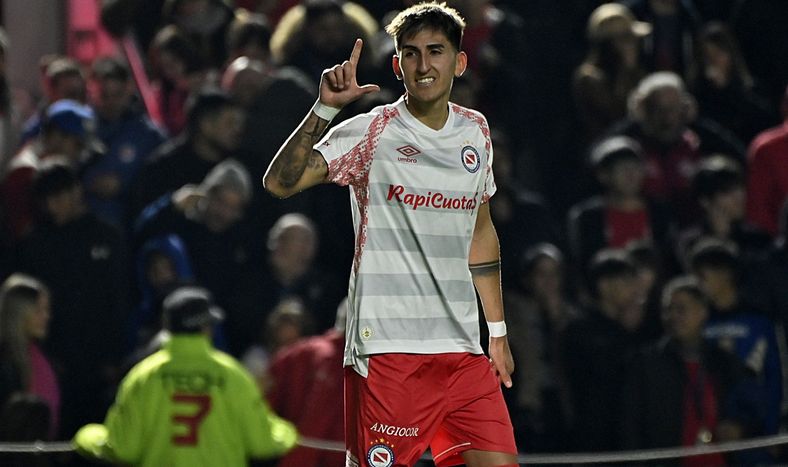 Contrarreloj. Boca aceleró sus gestiones con Lescano pero Argentinos y Gimnasia tienen la última palabra.