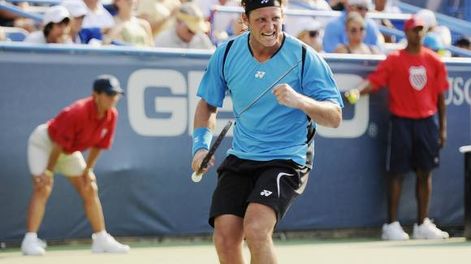 Nalbandian ganó y sigue en carrera
