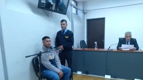 Francisco Rafael Castro Oyola (izquierda) cuestionó supuestas contradicciones en la denuncia que lo complica por el presunto abuso sexual de dos hijastras, de 12 y 13 años.