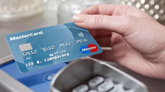 Perdió las tarjetas de crédito y le llegaron compras hechas por terceros: hay una detenida