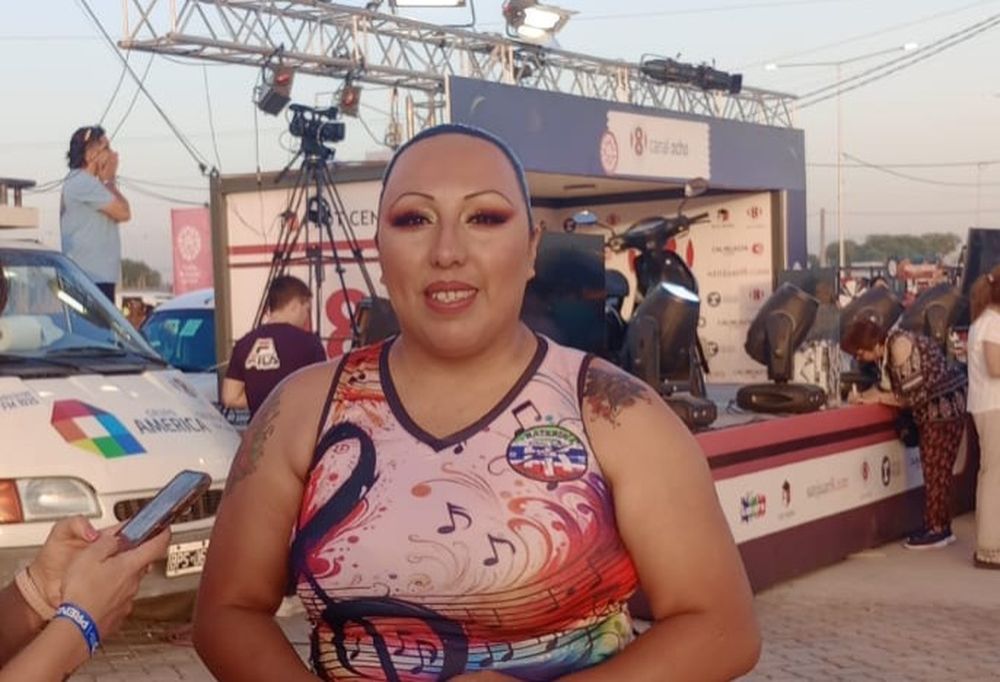 La pasista riojana que recorre el país bailando y llegó invitada por una comparsa chimbera a la FNS