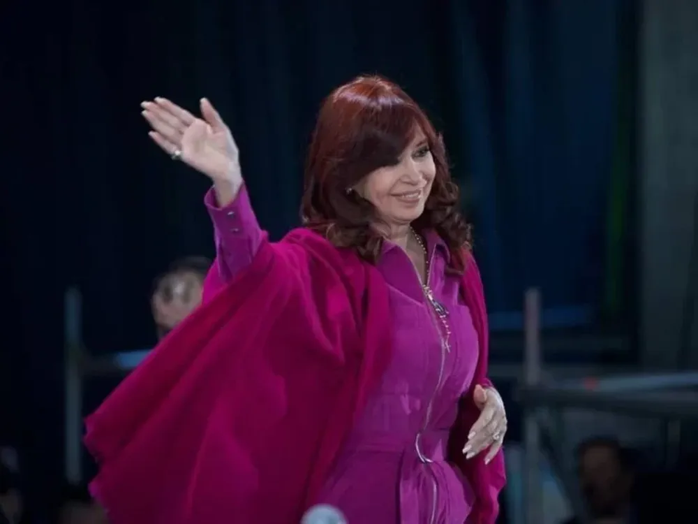 CFK le contestó a Alberto Fernández: “Perón cazó la lapicera y no la largó más”