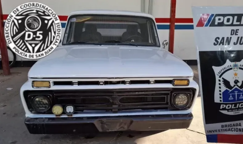 Recuperaron en Pocito una camioneta robada en el barrio Hualilán