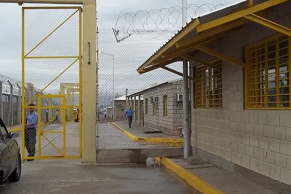 Catamarqueños gastaron $80 mil en entradas truchas, pescaron al estafador y fueron al Parque
