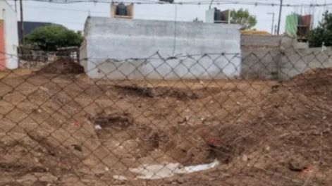 Hallan una fosa con más de 20 cadáveres cerca de un excentro clandestino