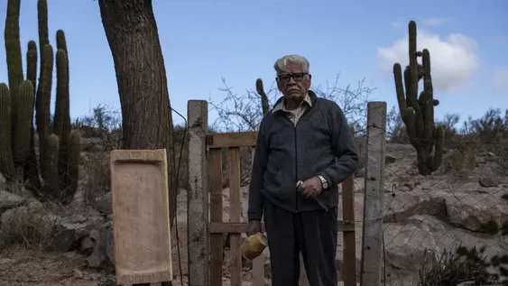 El tallador que hizo de la madera una pasión