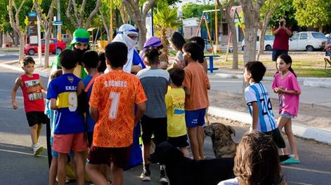 Diario de Cuyo | ESPERADOS. Todos los años los Reyes Magos visitan distintos sectores en el departamento Santa Lucía para llevarles alegría y regalos a todos los chicos.