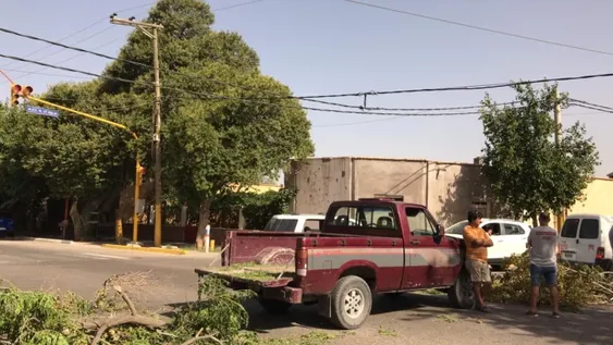 A dos días del ventarrón, se multiplican los cortes de calles por reclamos de luz y agua